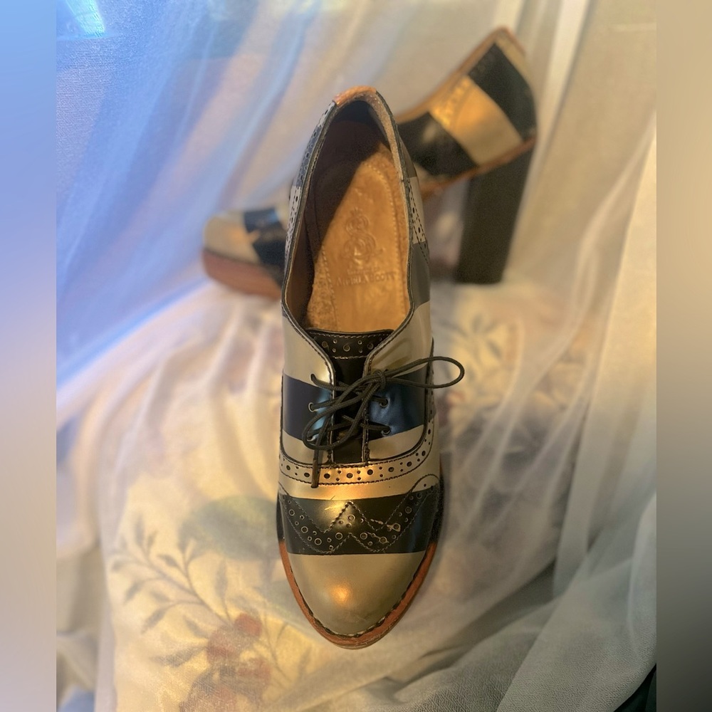 Office of Angela Scott Heel - Gold/Black Stripe - 4” - 10/40 - $Priced to Sell$